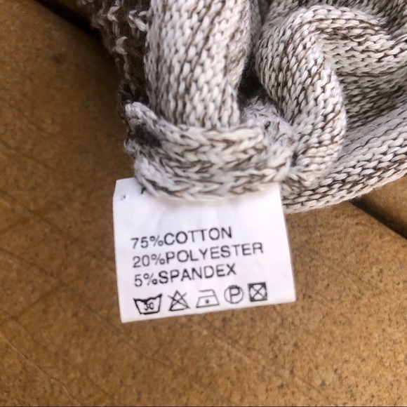 CREAM & NAVY SWEATER - Picture 11 of 14